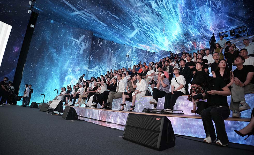 全球首家2億像素超高清“球幕”沉浸空間擴聲系統(tǒng)（images 2）